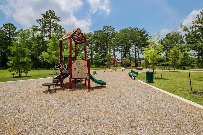 Building Photo - 25381 Cypress Bend Dr