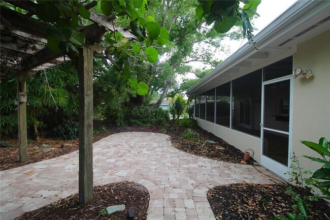 Building Photo - 6512 Bowline Dr