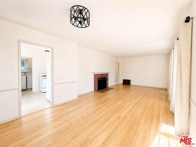 Building Photo - 7301 Dunfield Ave