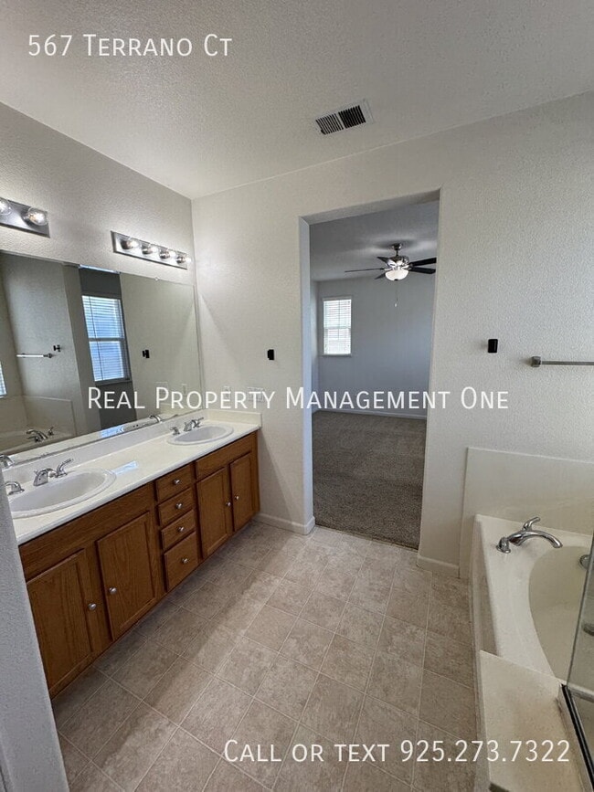 Building Photo - 567 Terrano Ct