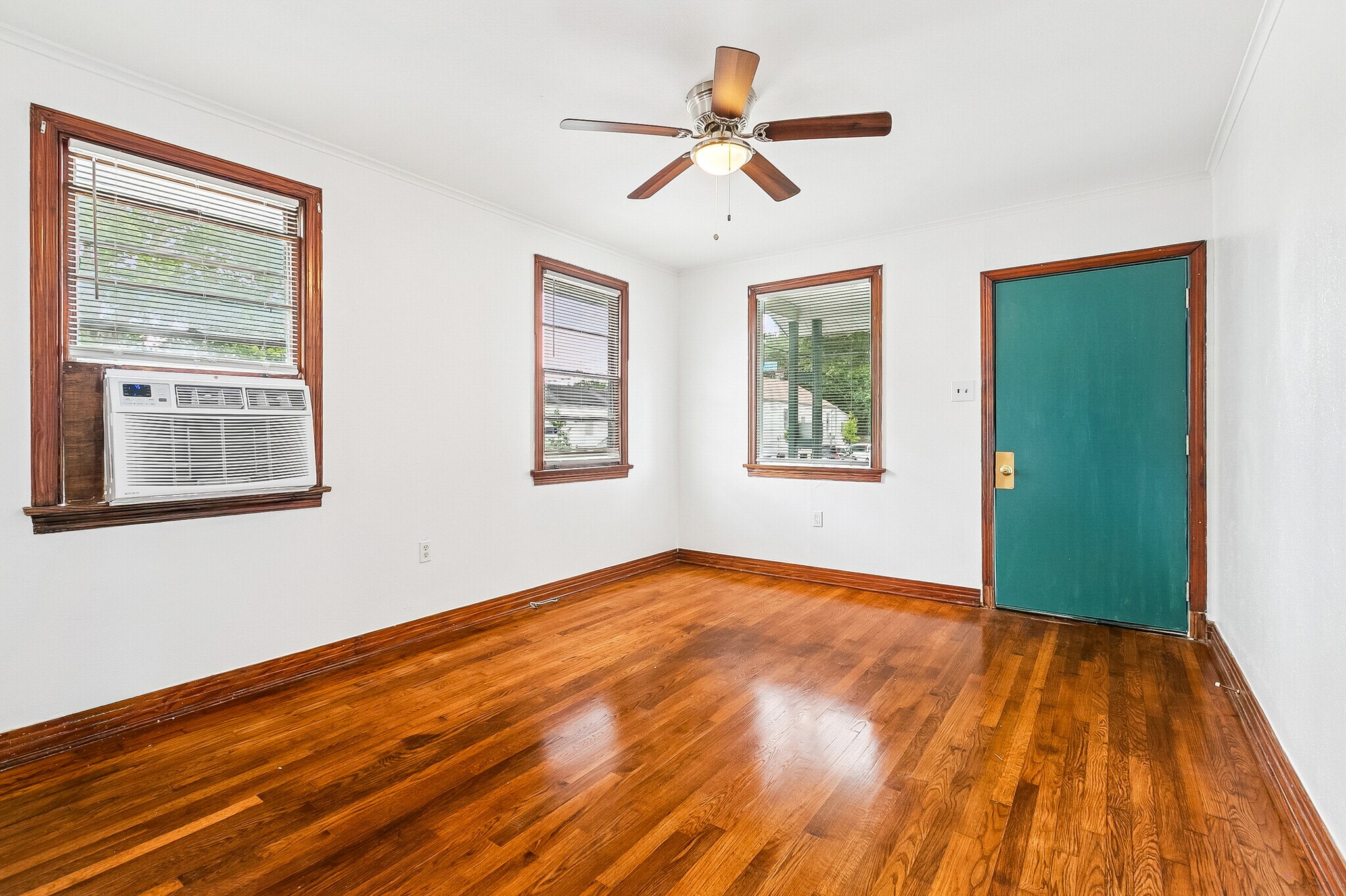 Living Room - 440 Wagner St