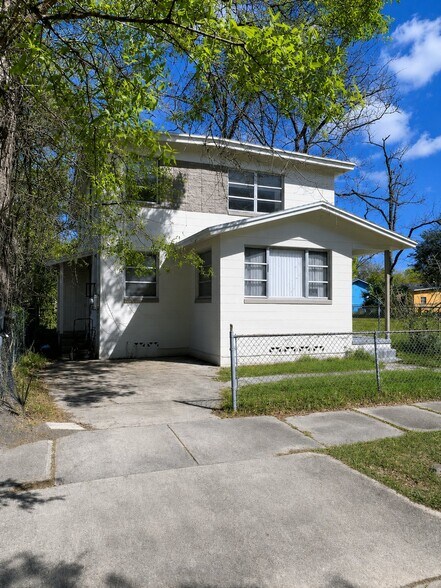 Building Photo - 1645 W 23rd St