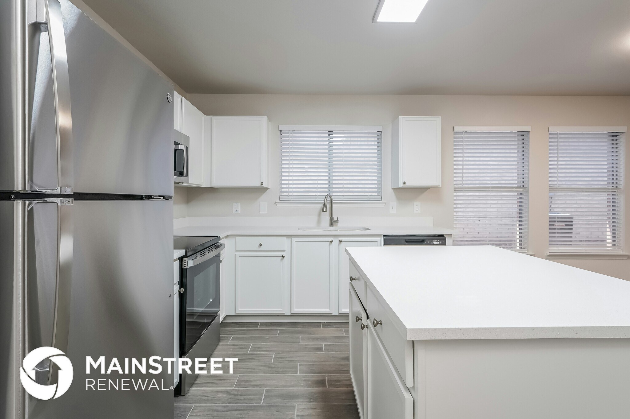 Building Photo - 2213 Midbury Dr