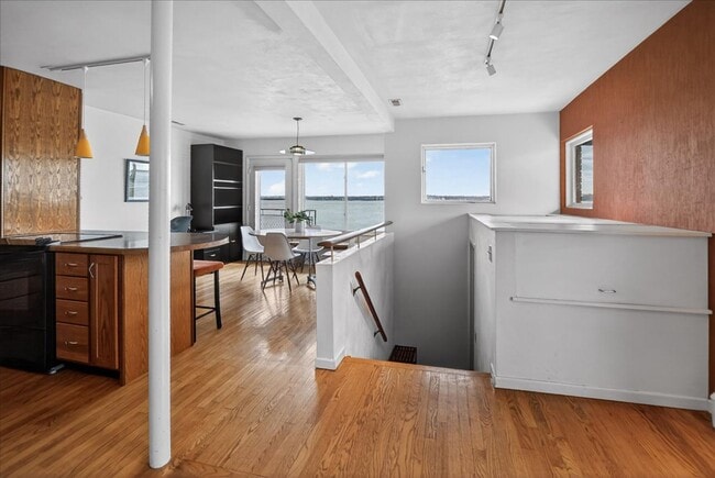 Building Photo - Urban Oasis on the Lake- Condo in Downtown Madison