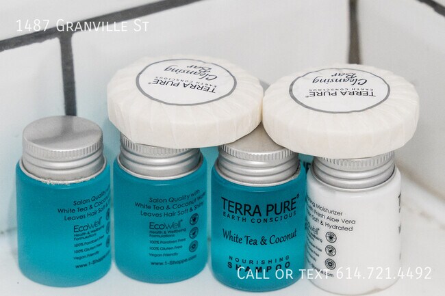 Building Photo - 1487 Granville St