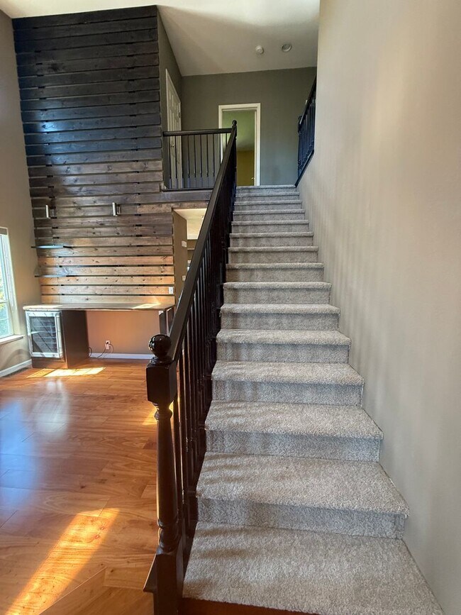 Building Photo - Beautiful 3-Bedroom, 2.5-Bath Home in Wind...