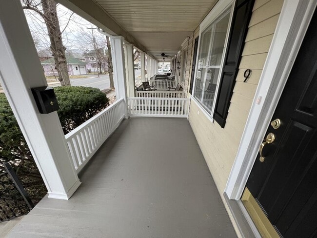 Building Photo - 9 W 2nd Ave