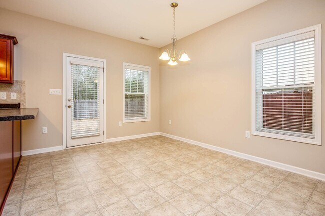 Building Photo - 3 Bedroom 2 Bathroom Nest in Raeford