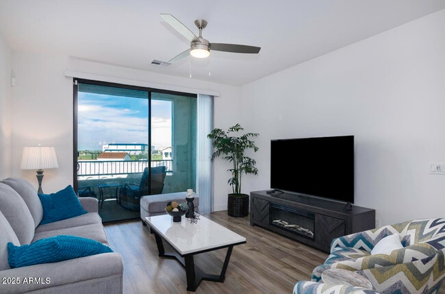 Building Photo - 2511 W Queen Creek Rd