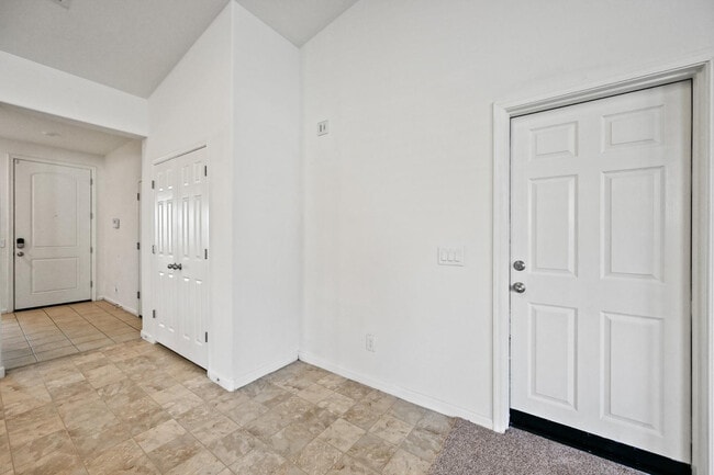 Building Photo - 1630 E Grove St