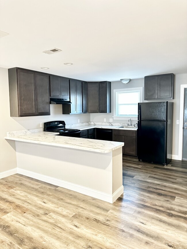 Building Photo - 1111 Columbus Cir