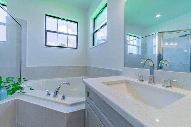 Building Photo - 570 Sanctuary Blvd