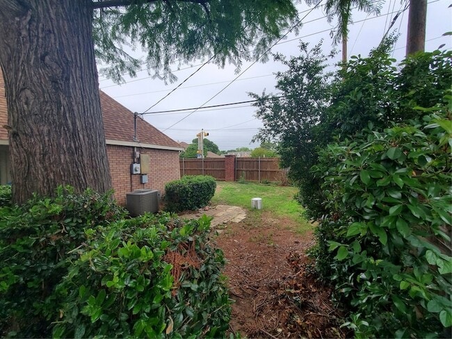 Building Photo - 4201 Murwick Dr