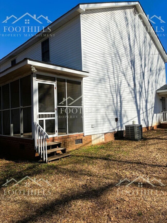 Building Photo - 101 Heatherbrook Ct