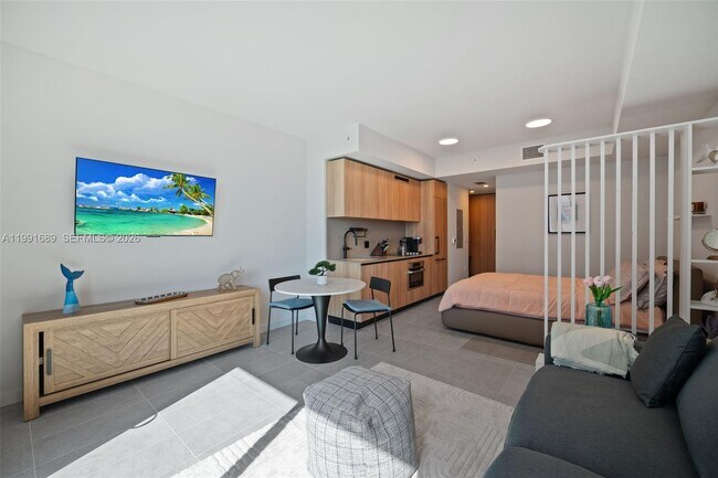 Building Photo - 121 NE 5th St