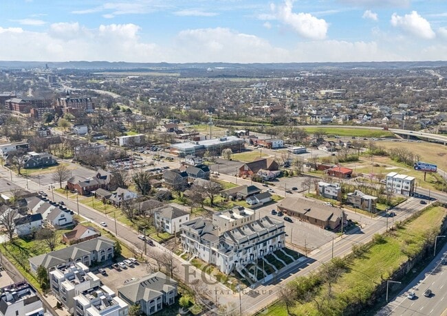 Building Photo - 1019 12th Ave N