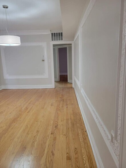 Building Photo - 8143 S Evans Ave