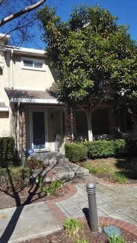 Building Photo - 4620 Sandyford Ct