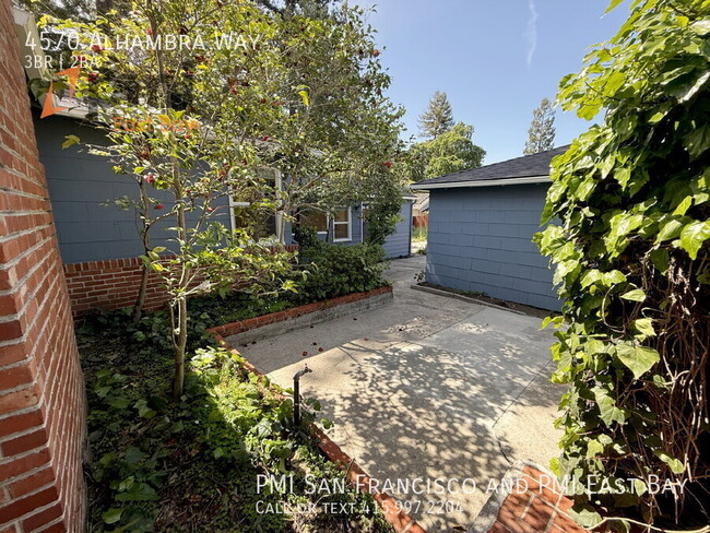 Building Photo - 4570 Alhambra Way