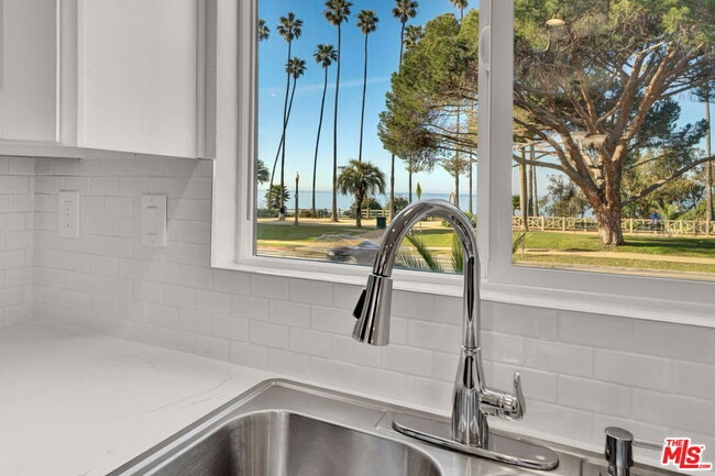 Building Photo - 433 Ocean Ave