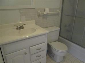 Building Photo - 2270 NE 68th St