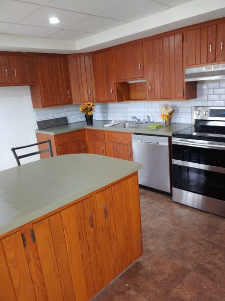 Building Photo - 23 N Front St