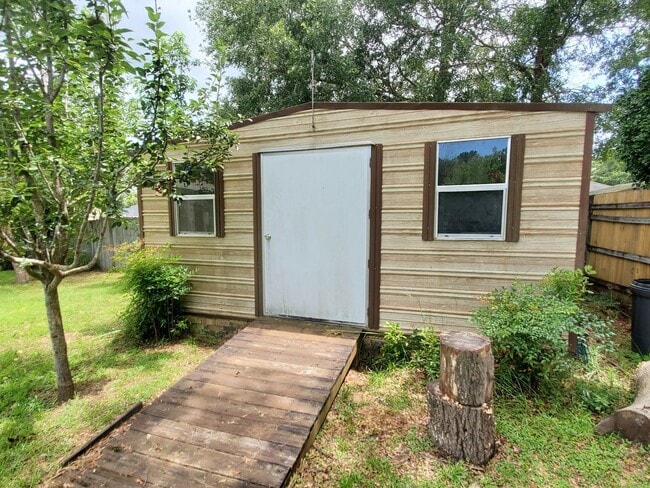 Building Photo - Well cared for 3 Bedroom, 2 Bath Home in Copperfield Subdivision in Pace.