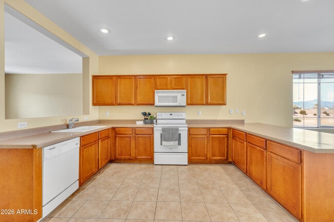 Building Photo - 45445 Gavilan Dr