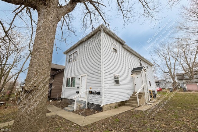 Building Photo - 2 br, 1 bath 4plex - 331 N Temple Ave D D