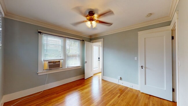 Building Photo - Beautiful Craftsman 2 Bedroom North Park Home!