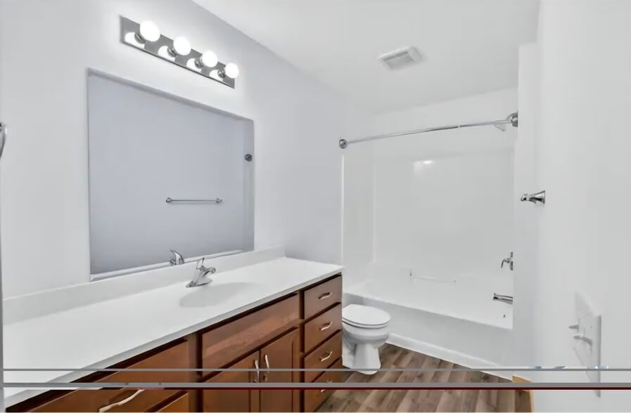 Building Photo - 823 Thompson Dr
