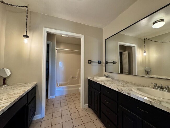 Building Photo - 1422 Old Peachland Rd