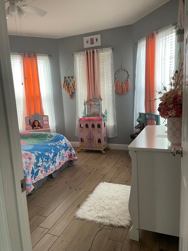 Building Photo - 8835 Hinsdale Heights Dr