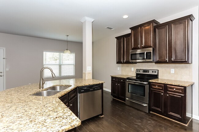 Building Photo - Beautiful 5-Bedroom Home in McDonough, GA