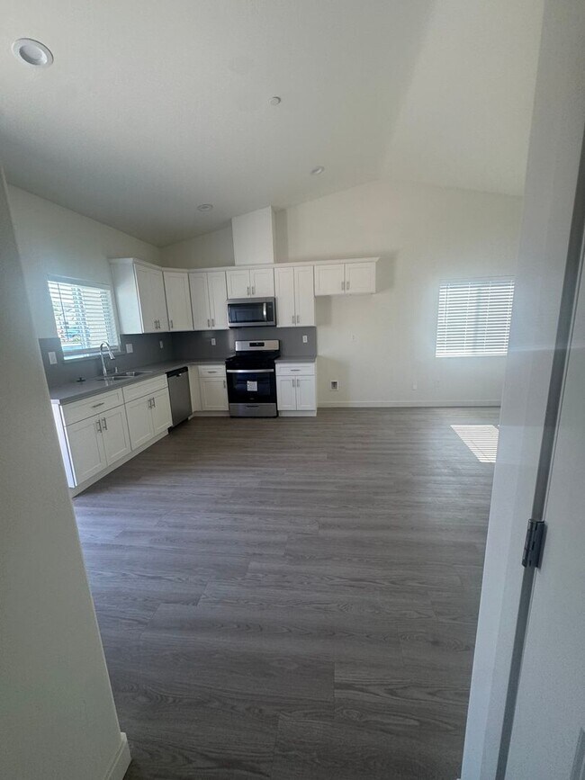Building Photo - 9806 Krista Vineyard Way