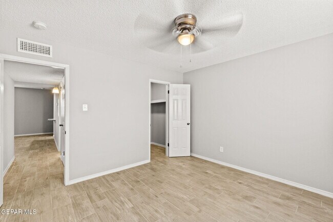 Building Photo - 6400 Edgemere Blvd