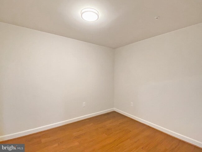 Building Photo - 9706 Braidwood Ter