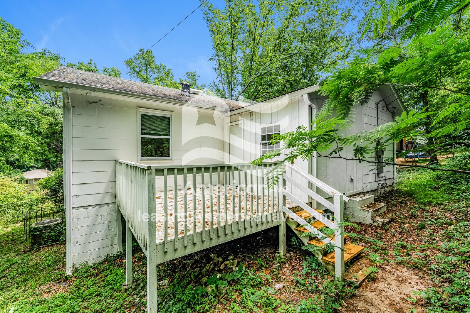 Building Photo - 820 Vanderbilt St