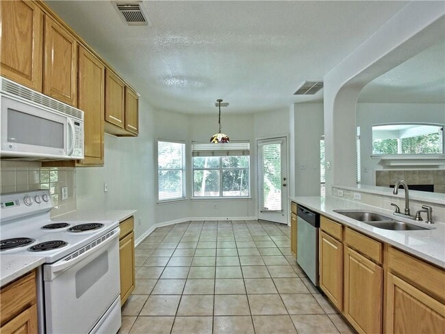 Building Photo - 1817 Chasewood Dr