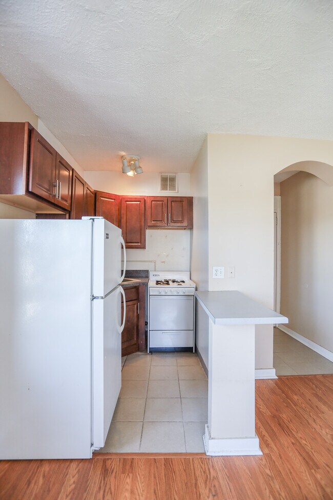 Building Photo - 910 Lawrence