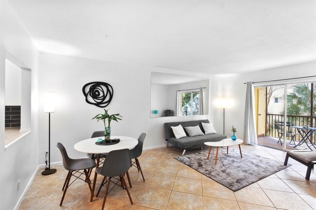 Building Photo - 251 S Cypress Rd