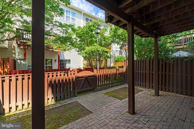 Building Photo - 107 Colville Dr