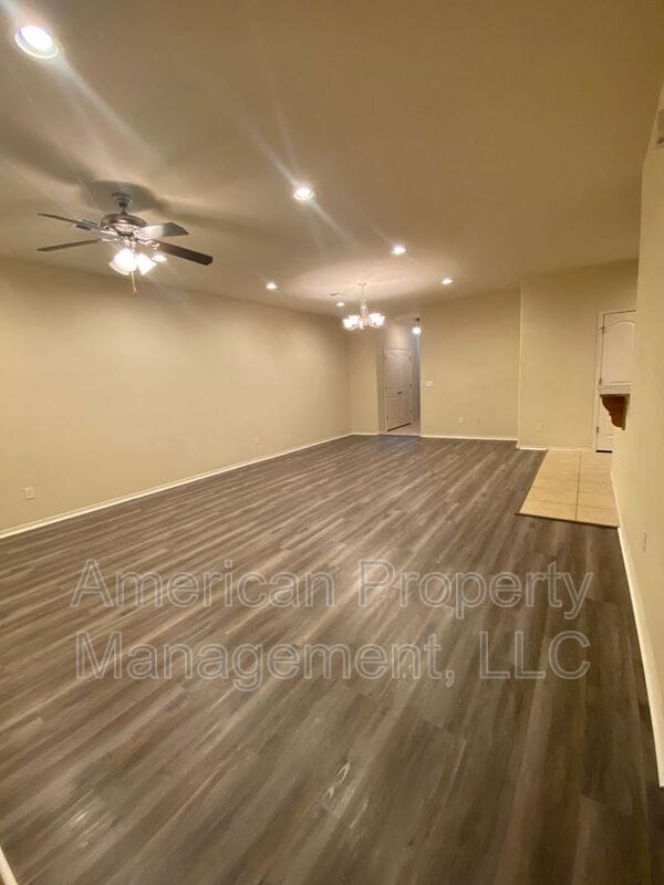 Building Photo - 10343 N 139th E Ave