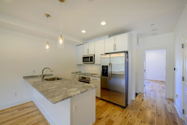 Building Photo - Great 1BR in Columbia Heights