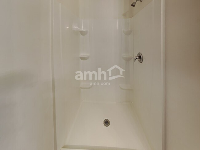 Building Photo - 823 Chatham Walk Dr