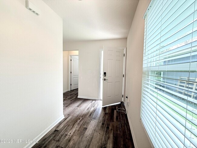 Building Photo - 7838 Meadow Walk Ln