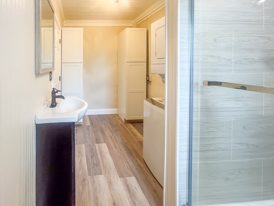 Building Photo - 511 Riverview Ct