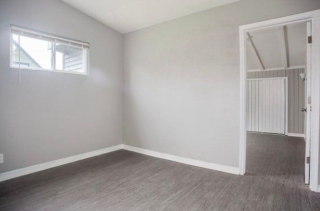 Building Photo - COMING SOON! 3 Bed 1 Bath home in Kansas C...