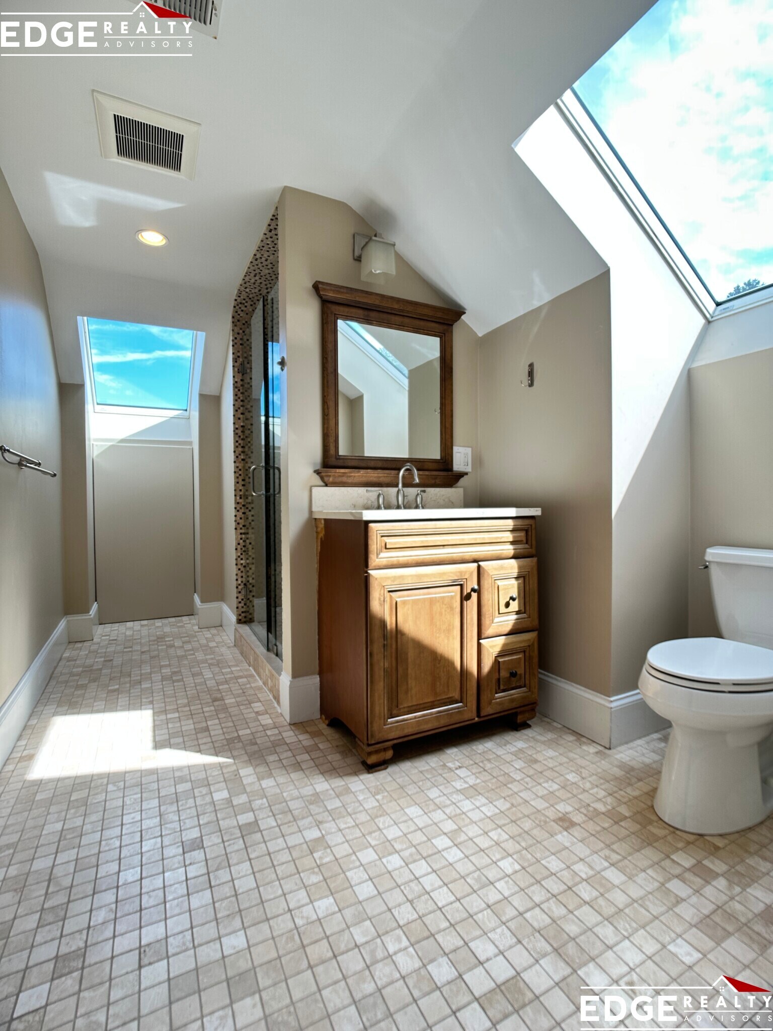 Building Photo - 4 Langley Rd