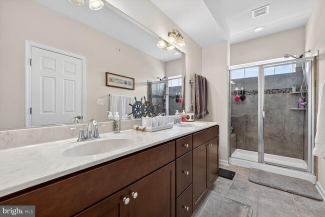 Building Photo - 6157 Posey St